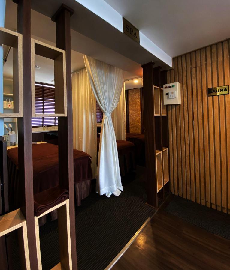 Flora Centre Hotel & Spa ハノイ市 エクステリア 写真